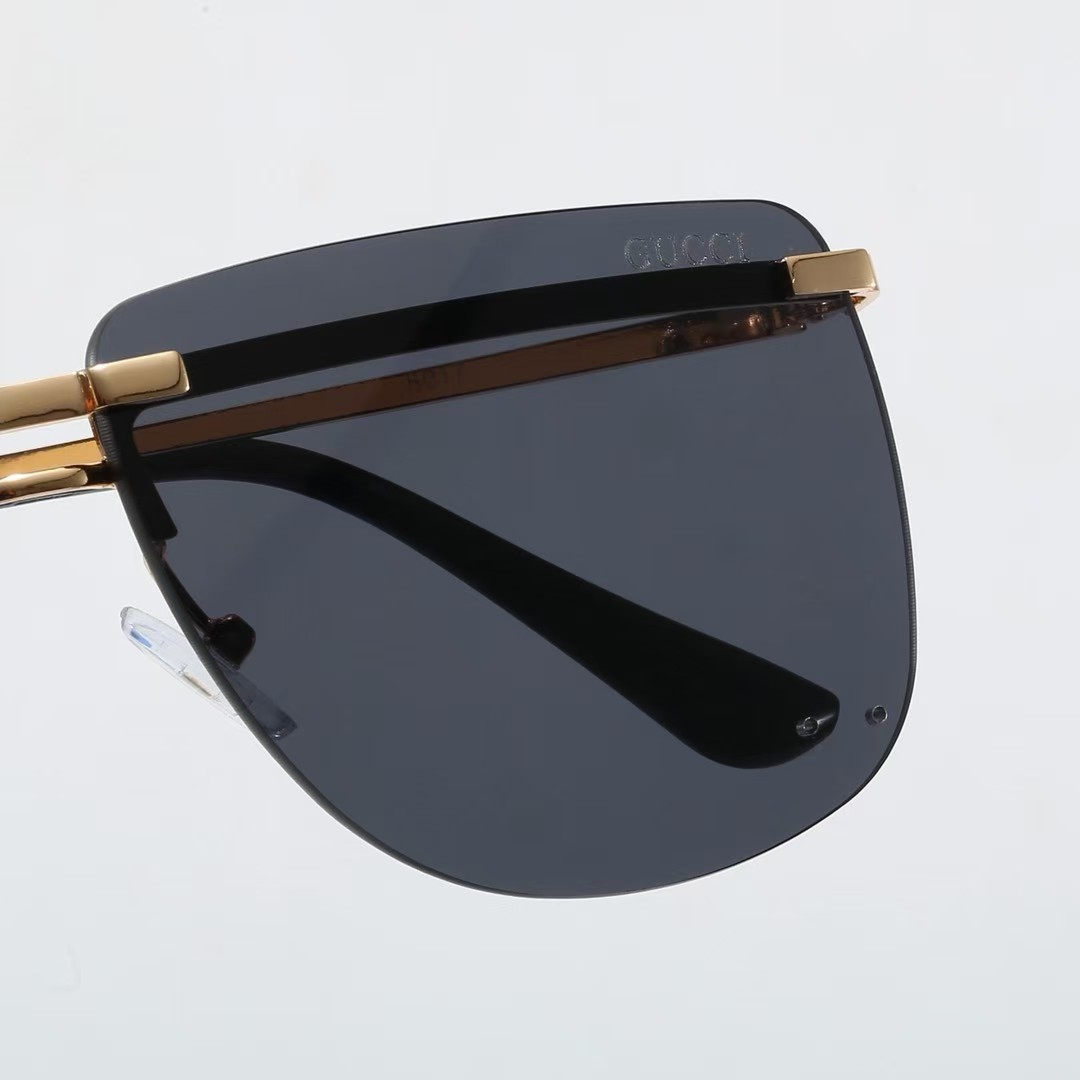 Gucci Fashionable Sunglasses - Image 7