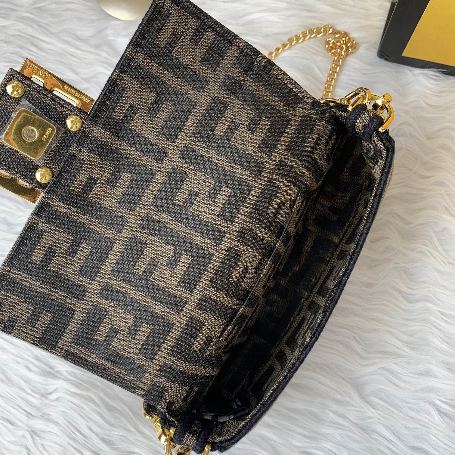 Fendi Baguette Mini Bag - Image 5