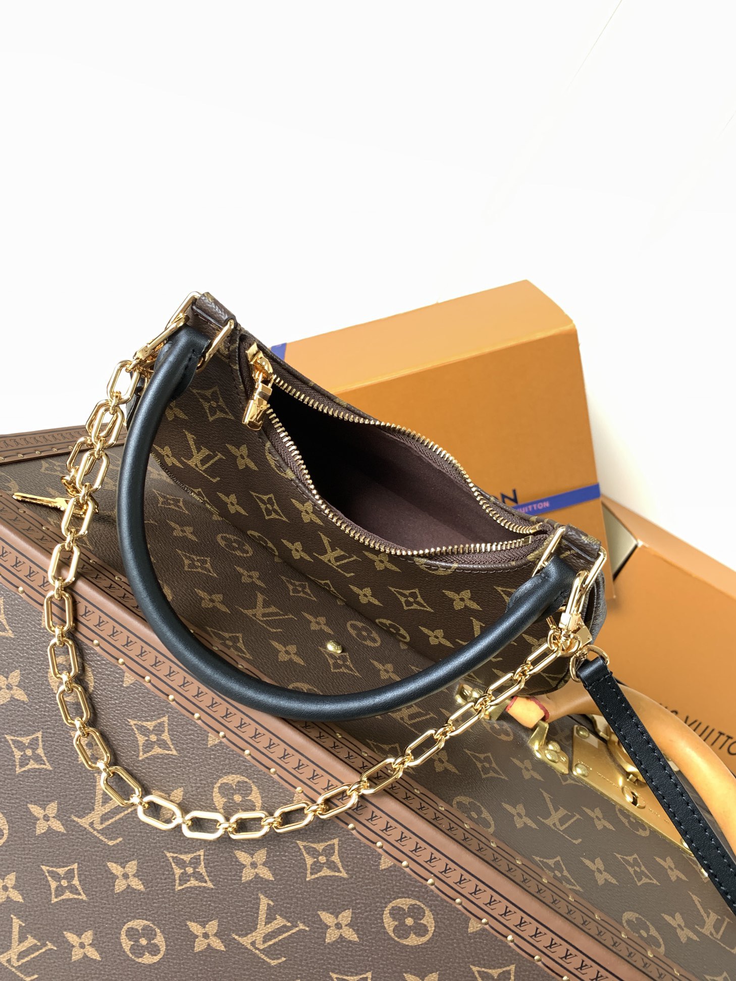 LV Catchy PM Monogram - Image 9