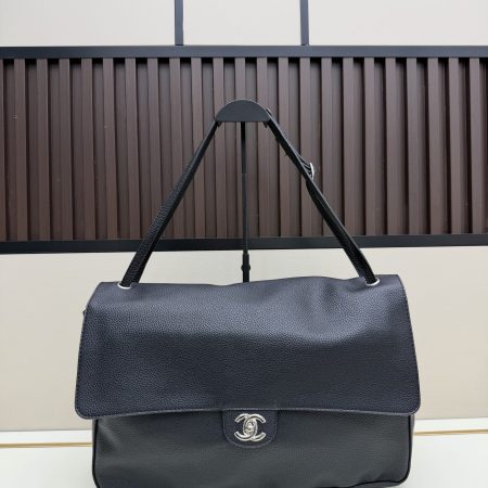 Chanel 26S Maxi Shoulder Bag - Image 2