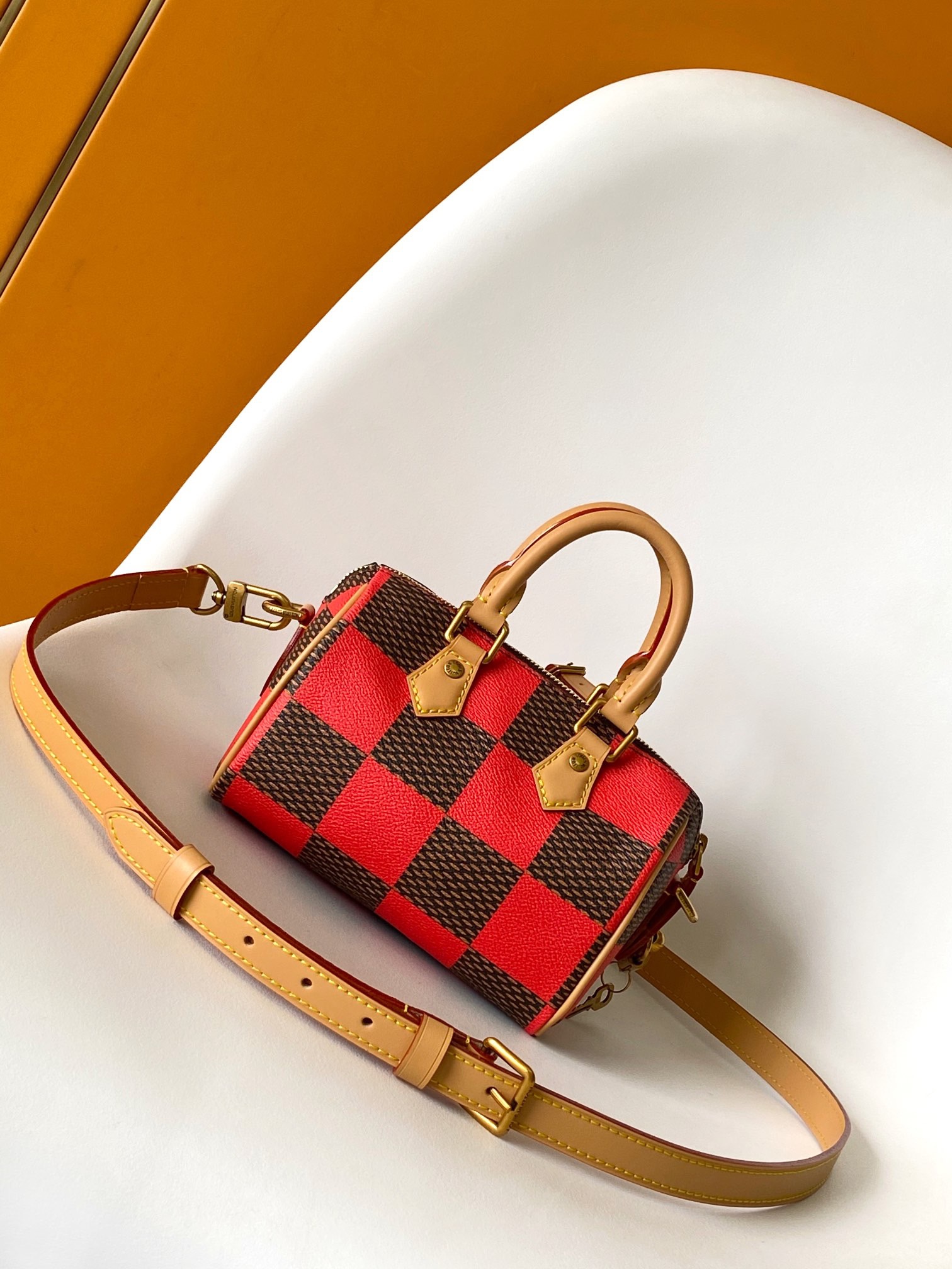 LV Damier Pop Speedy Bandoulière 18 Bag Jaune Mat - Image 5