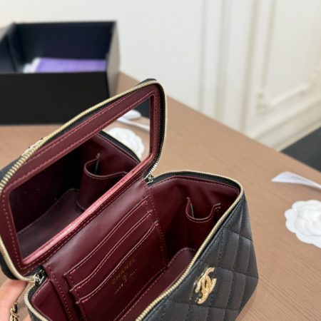Chanel's New Handle-Style Makeup Case - Image 13