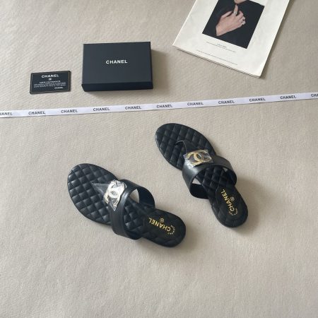 Chanel 26P C-Clip Thong Sandals - Image 15