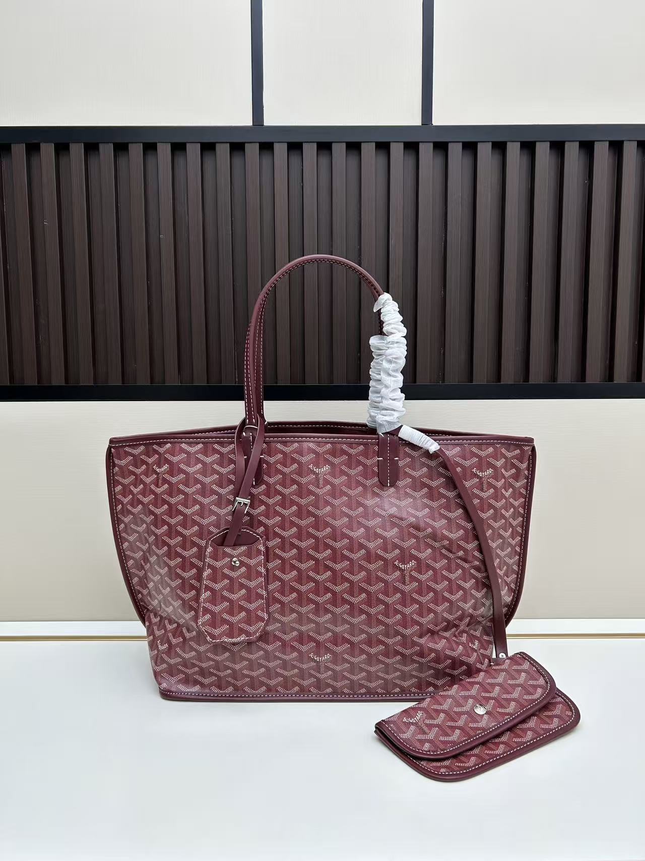 Goyard Saint Louis Bag Burgundy - Image 1