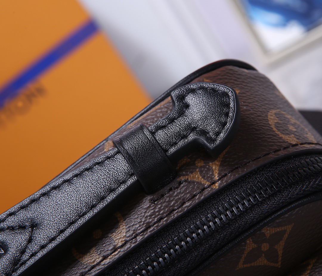 LV S Lock Messenger Bag - Image 10