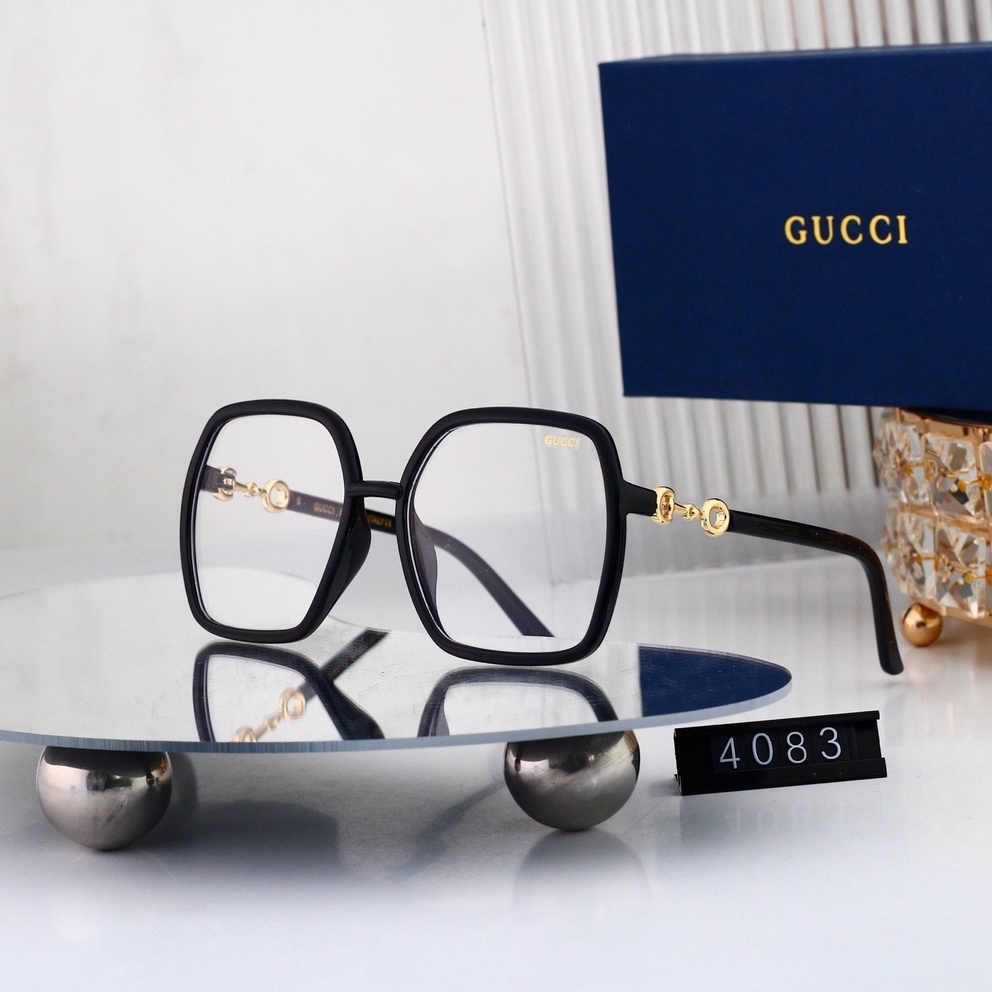 Gucci Fashionable Sunglasses - Image 2