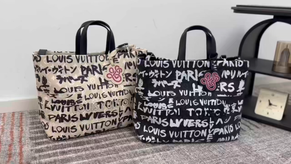 LV Underarm Tote Bag