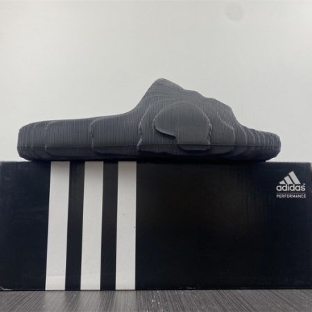 Yeezy Slide new collection 5 - Image 3
