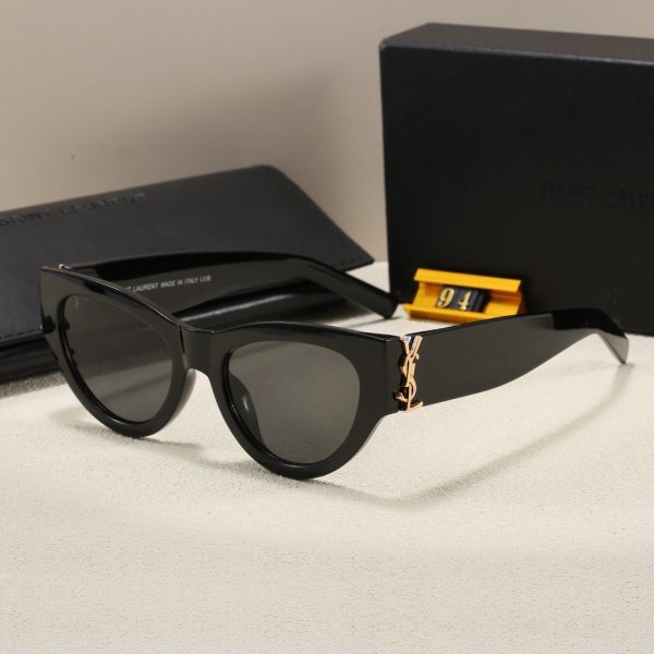 Saint Laurent Fashionable Sunglasses