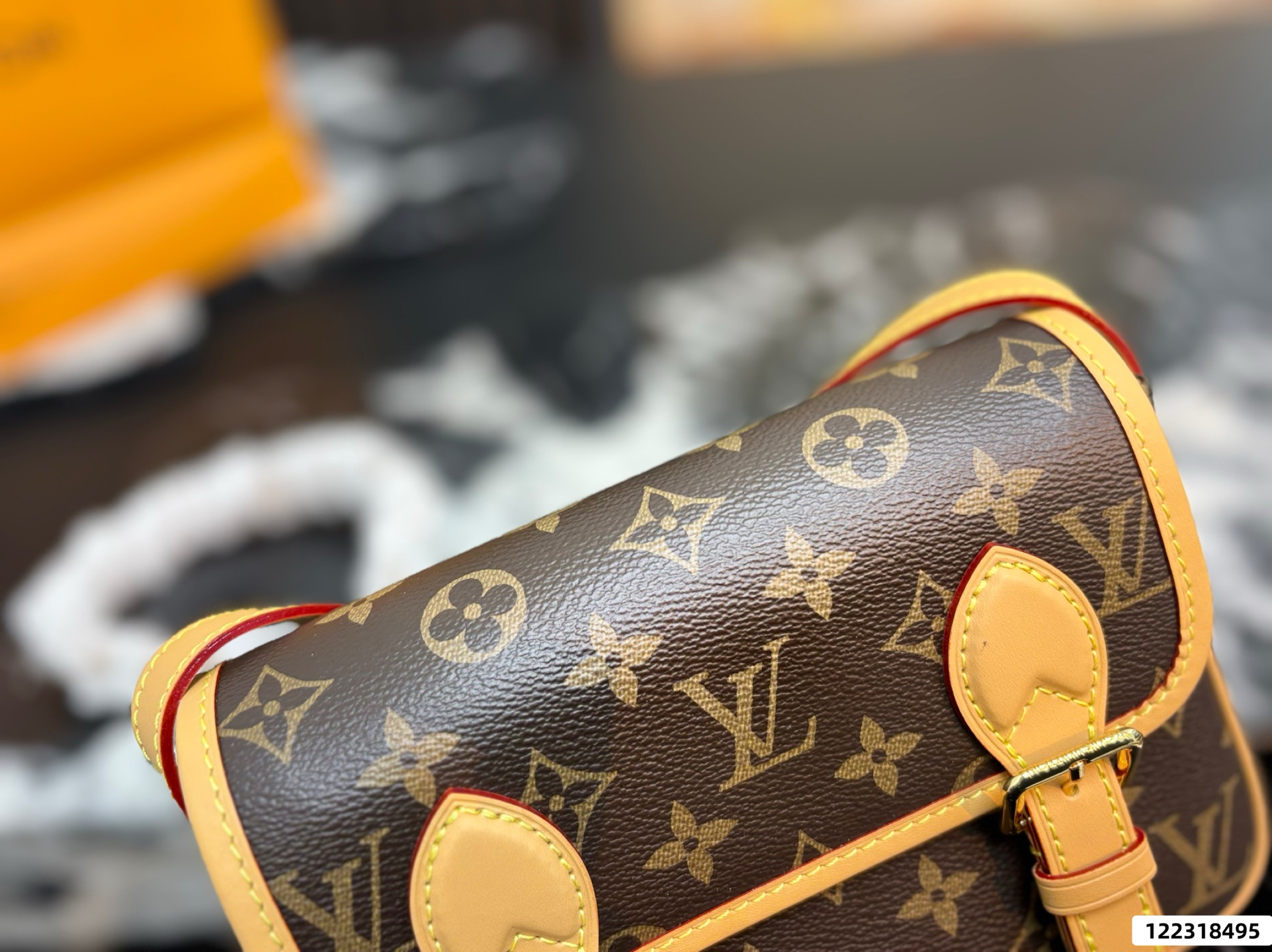LV Satchel Wearable Wallet Bags - Image 8