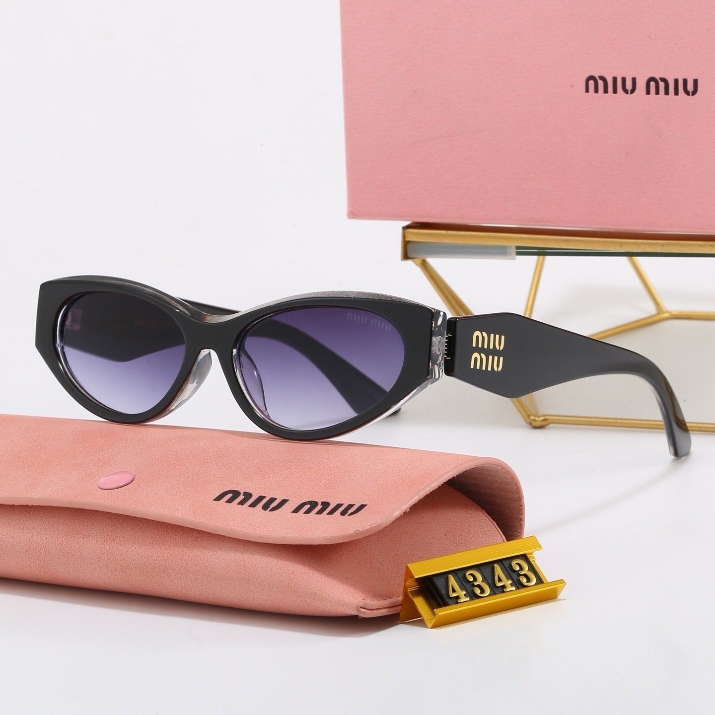 Miu Miu Fashionable Sunglasses - Image 4