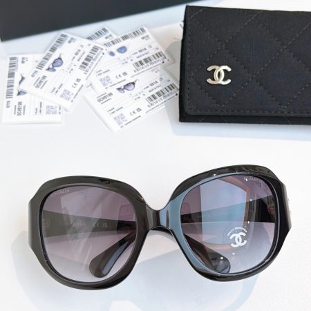 Chanel Fashionable Sunglasses - Image 7