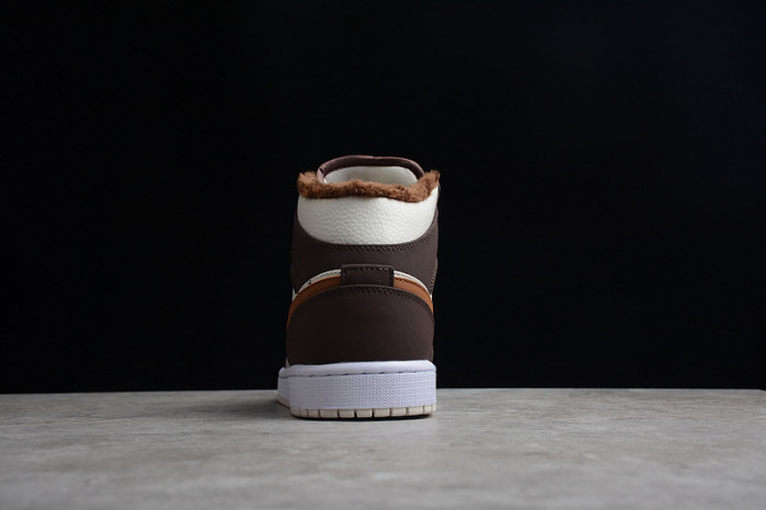 Air Jordan 1 Mid DO6699-200 - Image 3