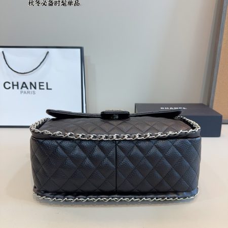 Timeless Chanel Classic medium caviar bag - Image 4