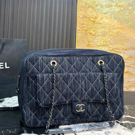 Chanel Chain Tote Bag - Image 2