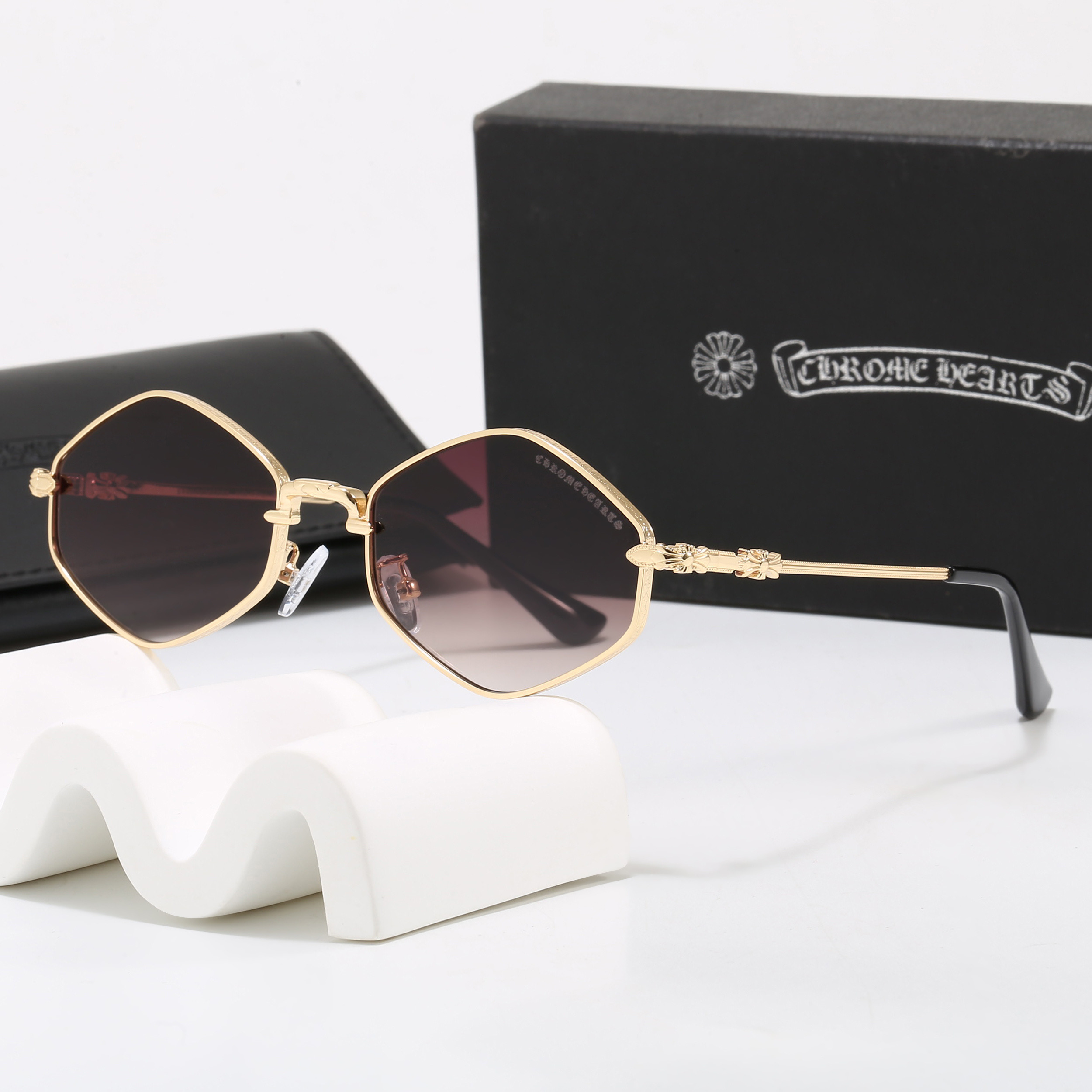 Chrome Hearts Fashionable Sunglasses - Image 3