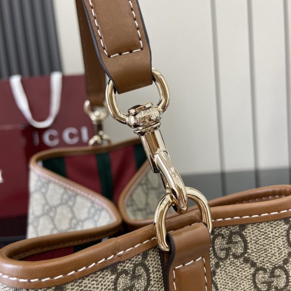GG Emblem Medium Bucket Bag