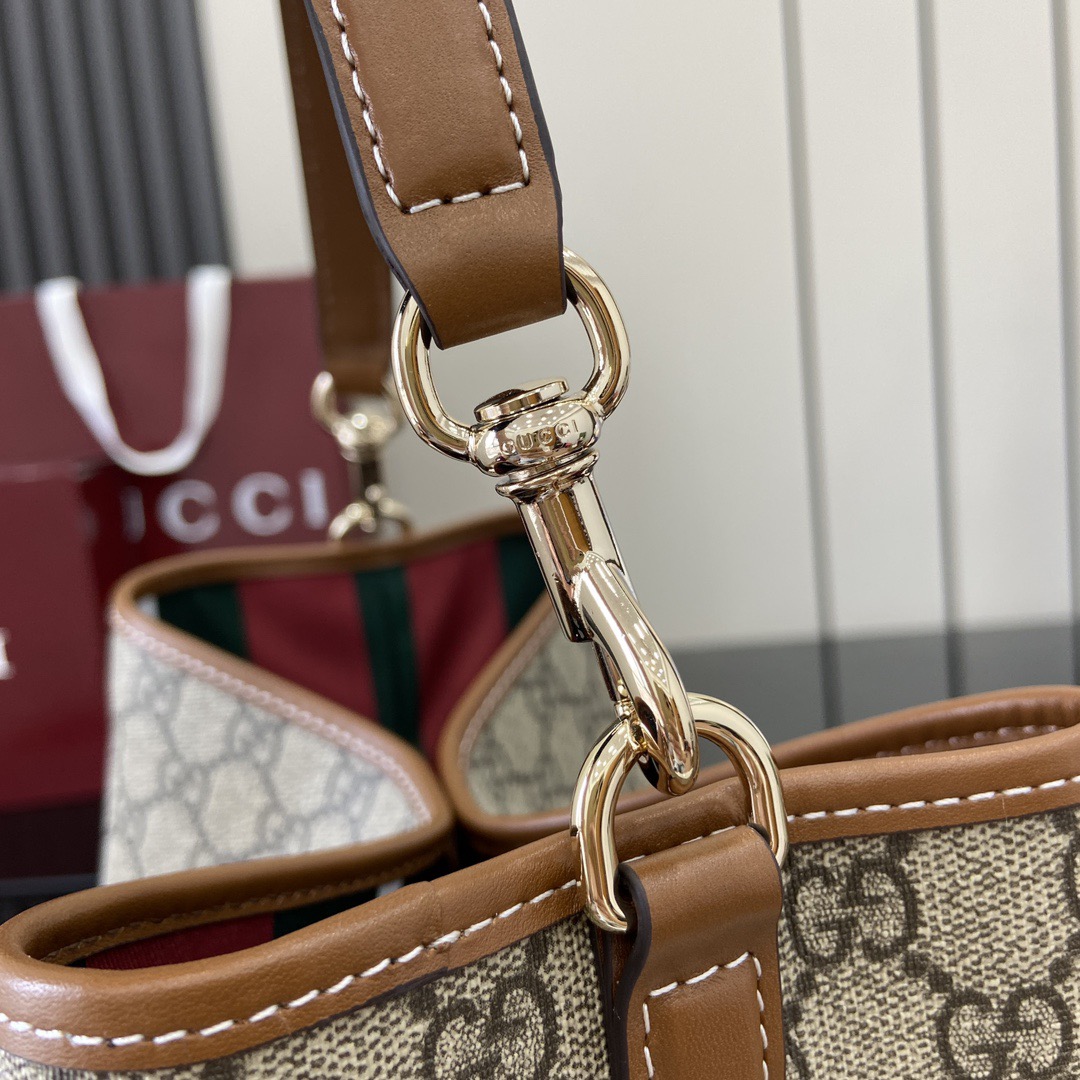 GG Emblem Medium Bucket Bag - Image 8