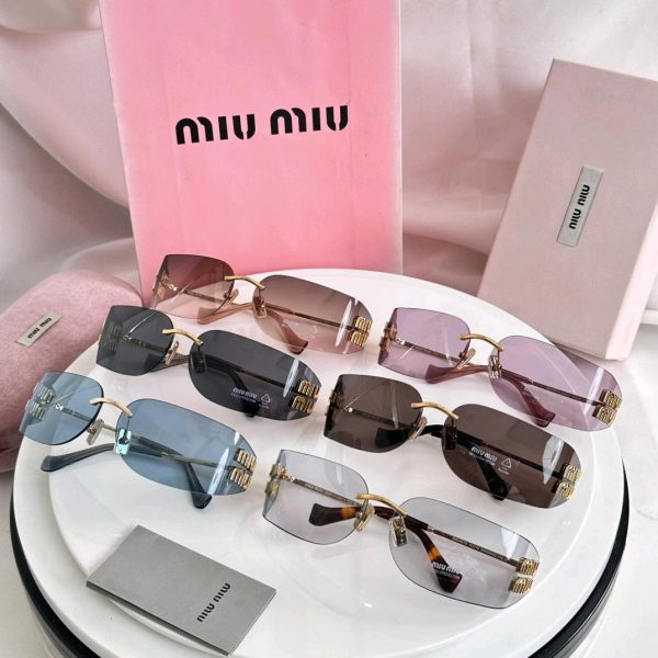 Miu Miu Fashion Sunglasses