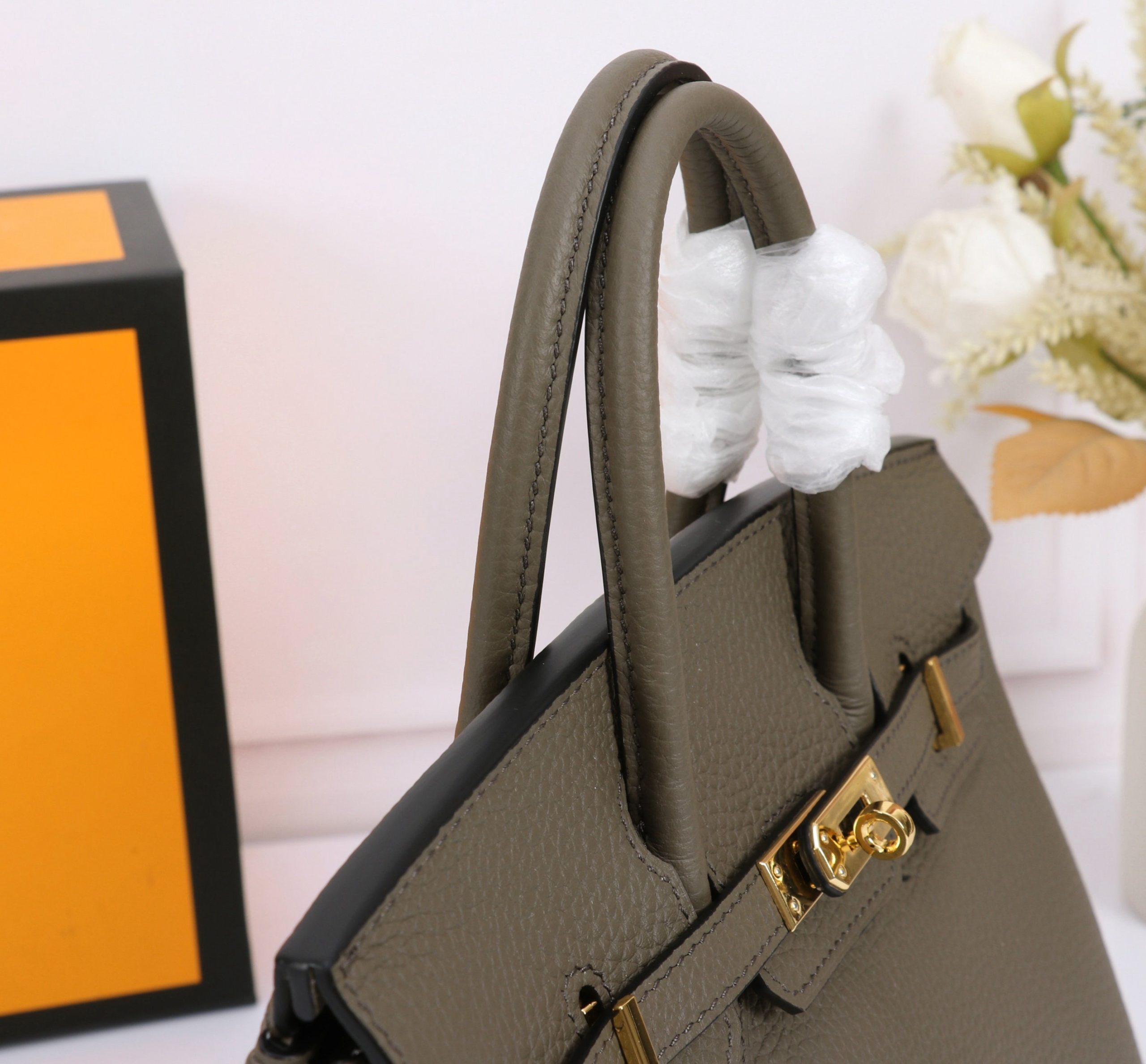 Hermès Etain Togo Birkin 25 Gold Hardware Bag - 10A Mirror Version - Image 4