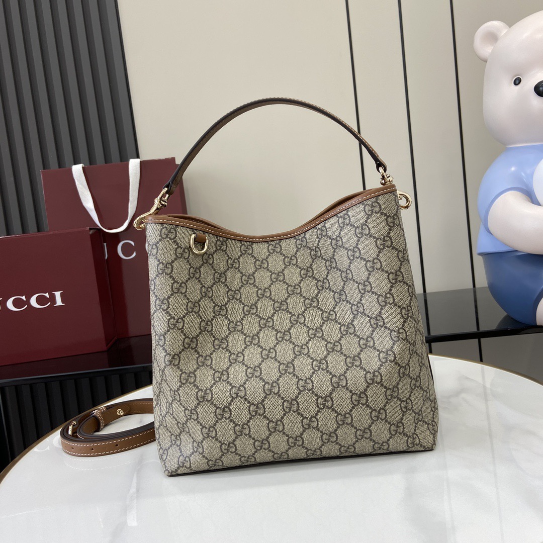GG Emblem Medium Bucket Bag - Image 1