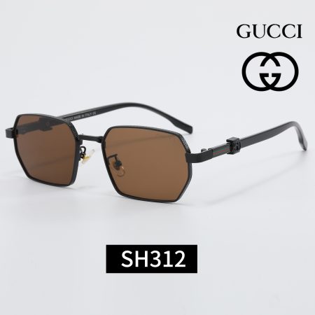 Gucci Fashionable Sunglasses - Image 2