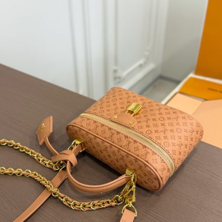 LV Nice BB Vintage Makeup Bag - Image 9