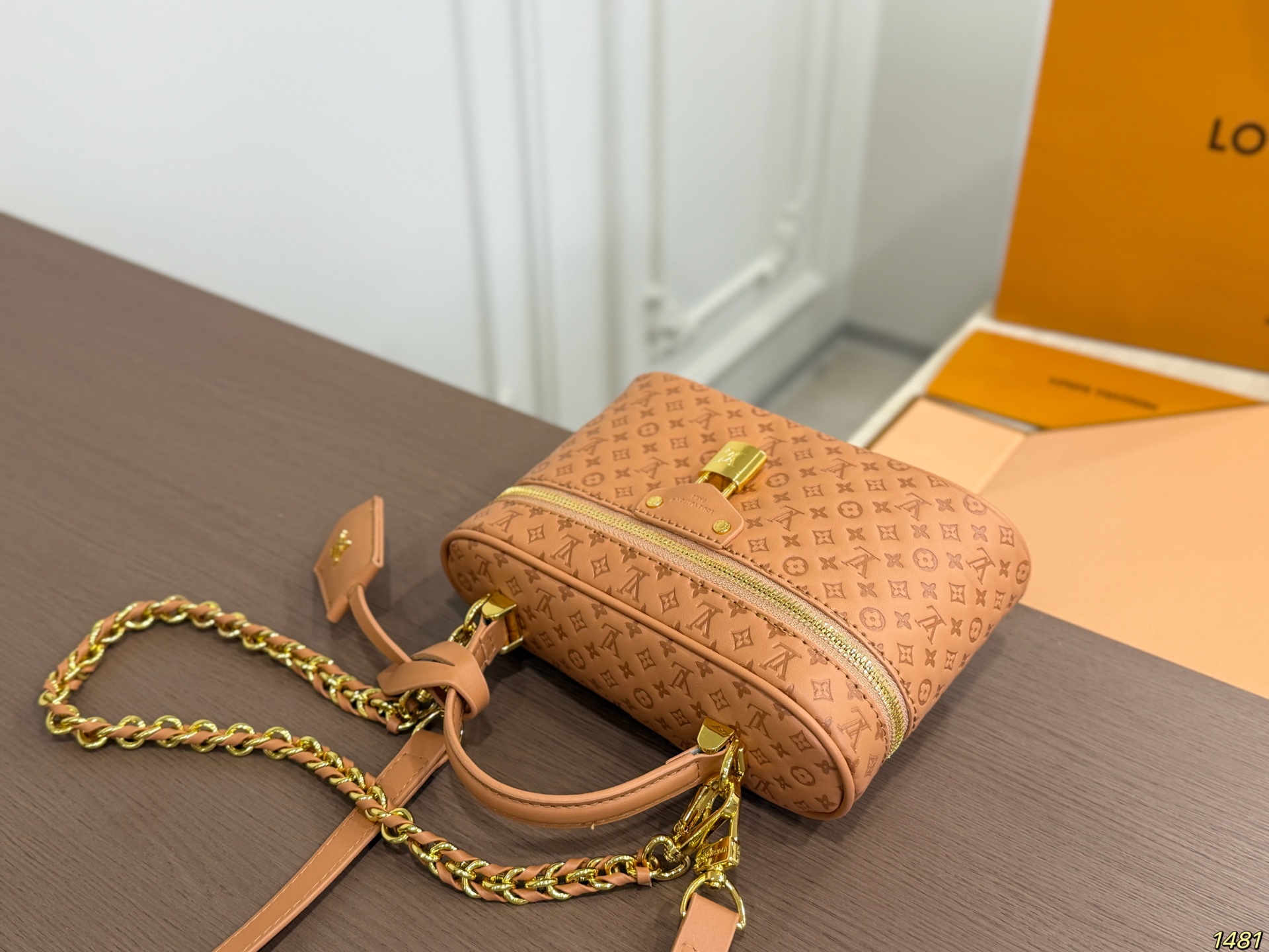 LV Nice BB Vintage Makeup Bag - Image 9