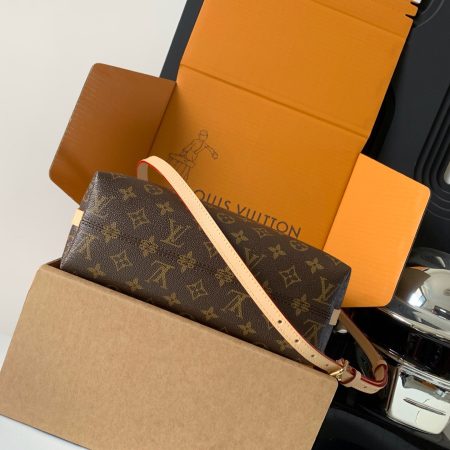 LV Multipass Monogram Handbag Top Quality - Image 4