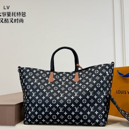 LV's New Tote Bag - Image 3
