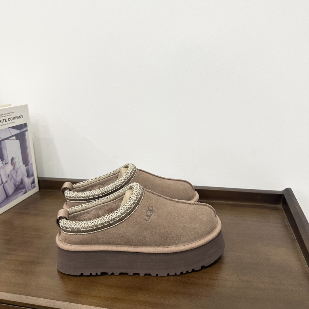 UGG Tazz Slipper - Image 1