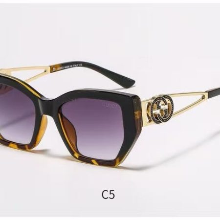 Gucci Fashionable Sunglasses - Image 4