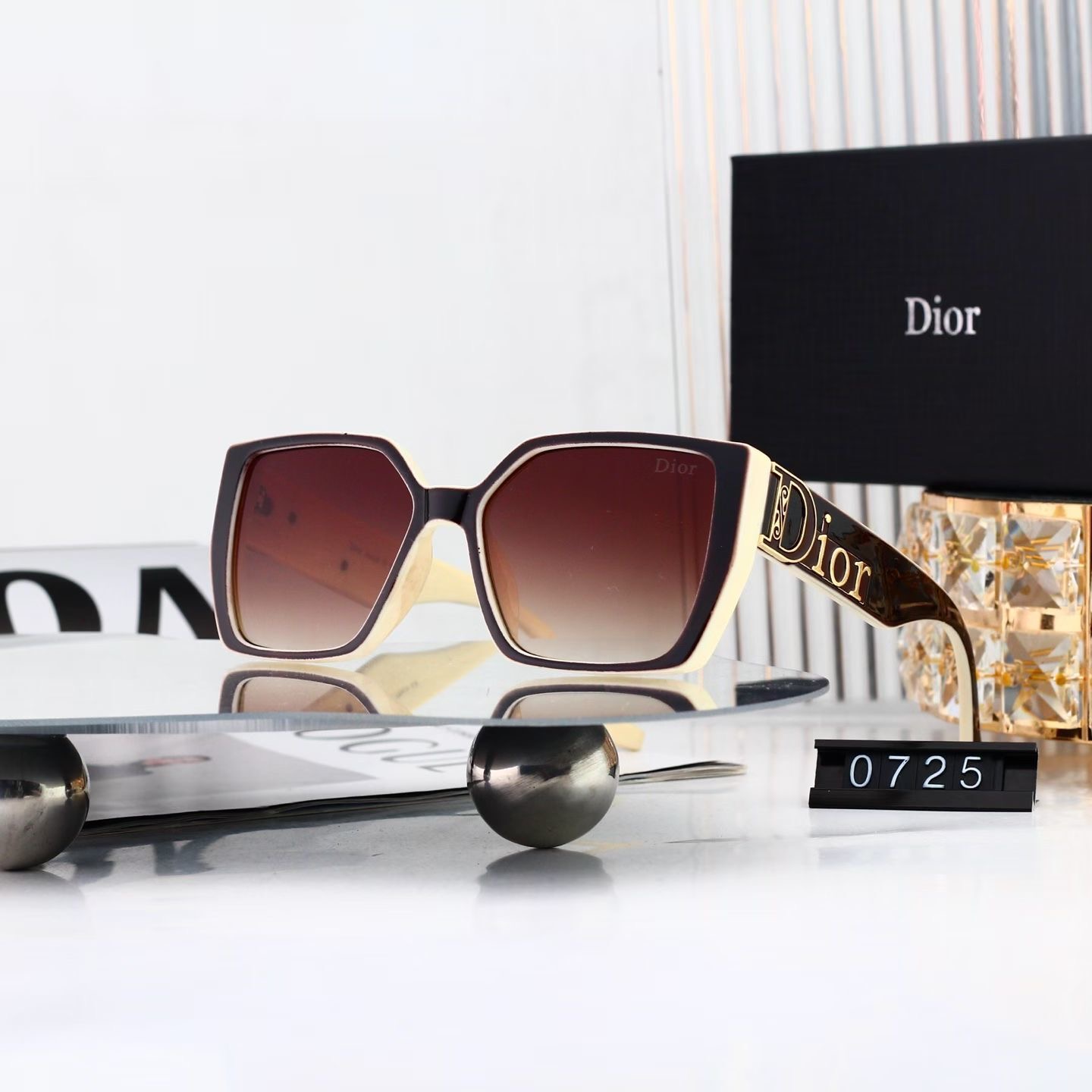 Dior Fashionable Sunglasses - Image 3
