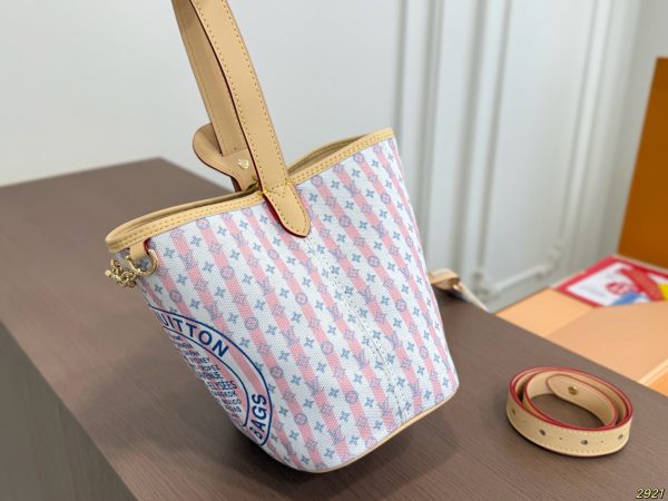 LV Resort Allinbb Beuteltasche