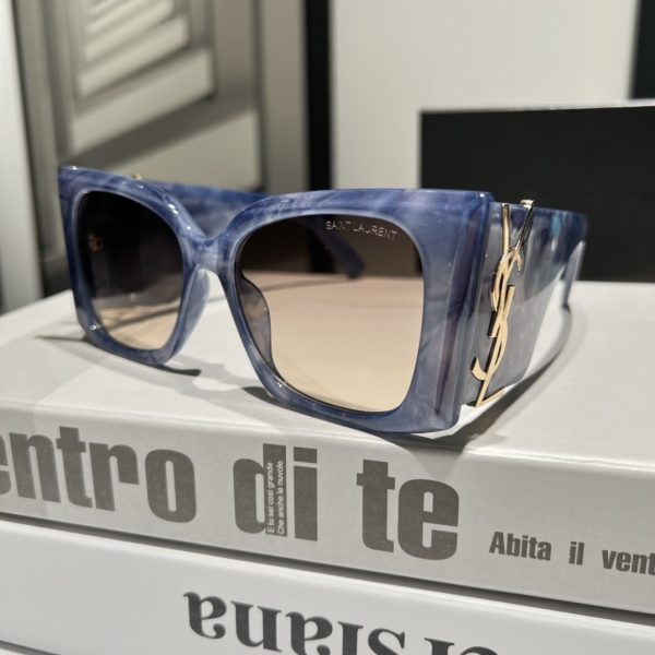 Saint Laurent Fashionable Sunglasses