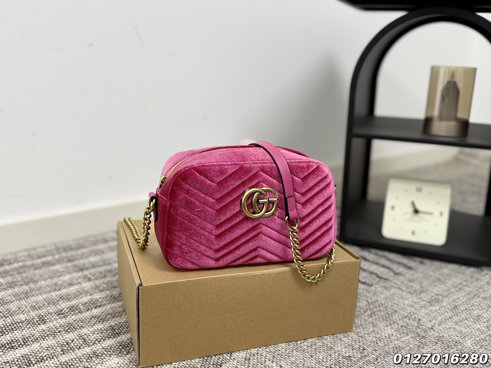 Gucci Velvet Camera Bag - Image 3