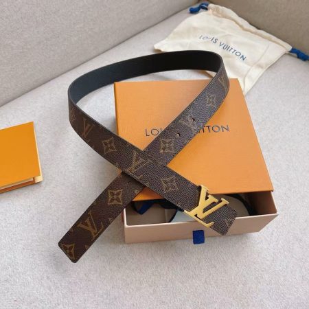 LV Initials 30MM Reversible Belt Men's Belt - Image 4