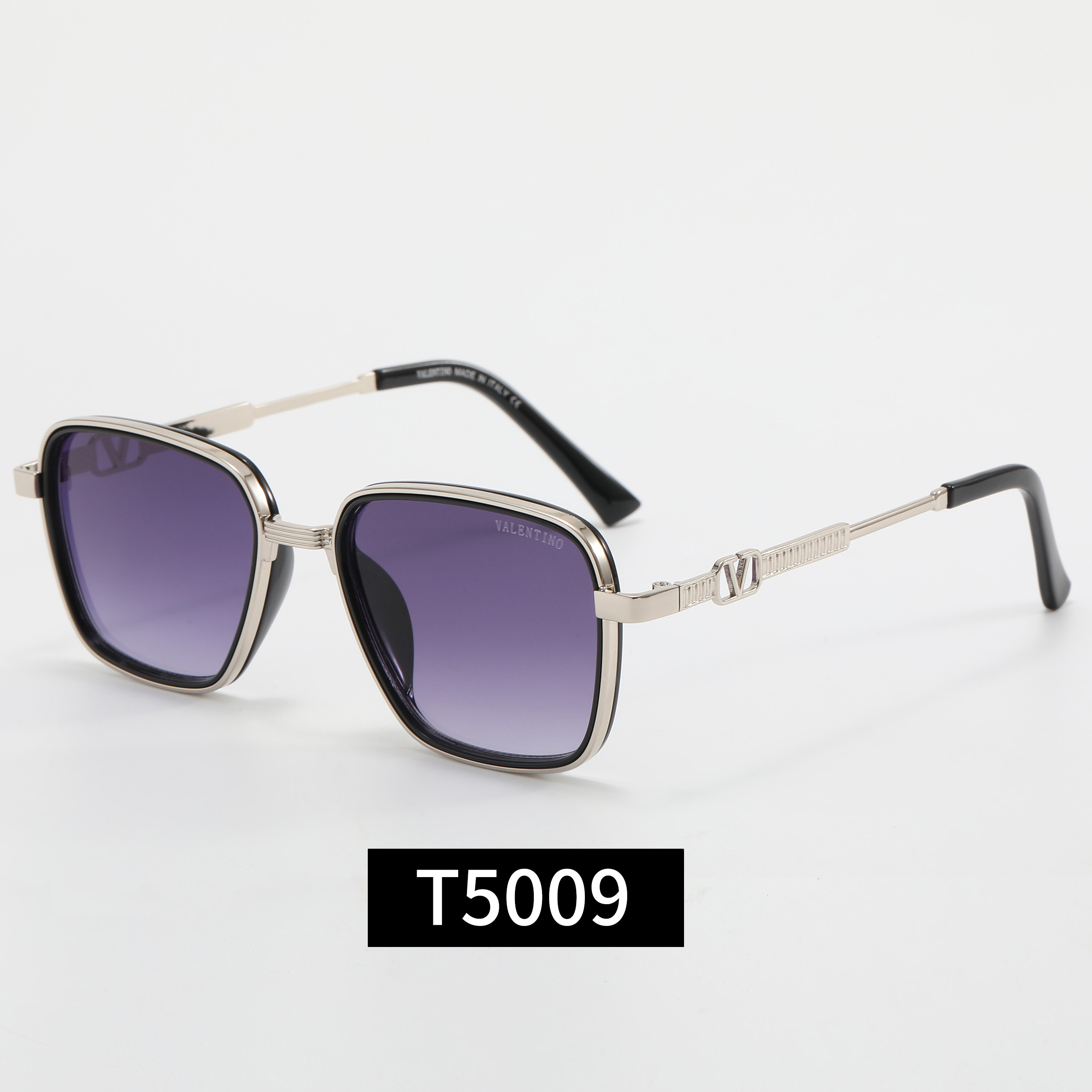 Prada Fashionable Sunglasses - Image 4