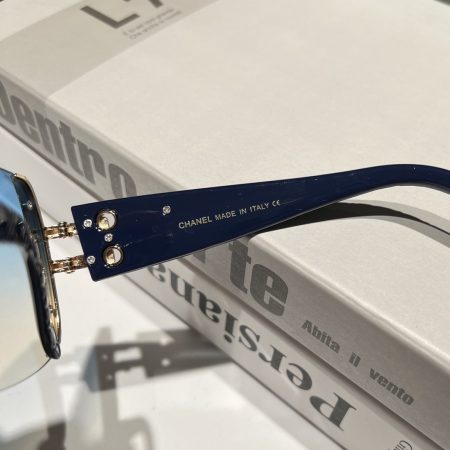 Chanel Fashionable Sunglasses - Image 9