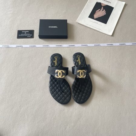 Chanel 26P C-Clip Thong Sandals - Image 3