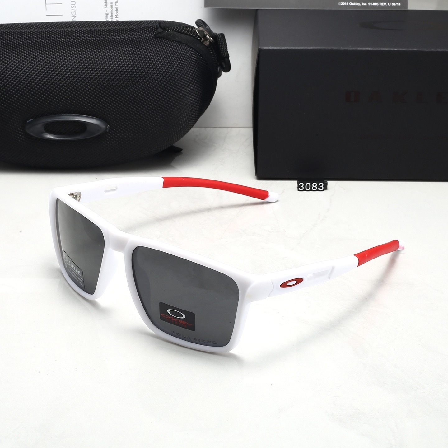 Oakley Fashionable Sunglasses - Image 4