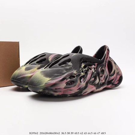 Yeezy Foam Runner MX Carbon IG9562 - Image 9