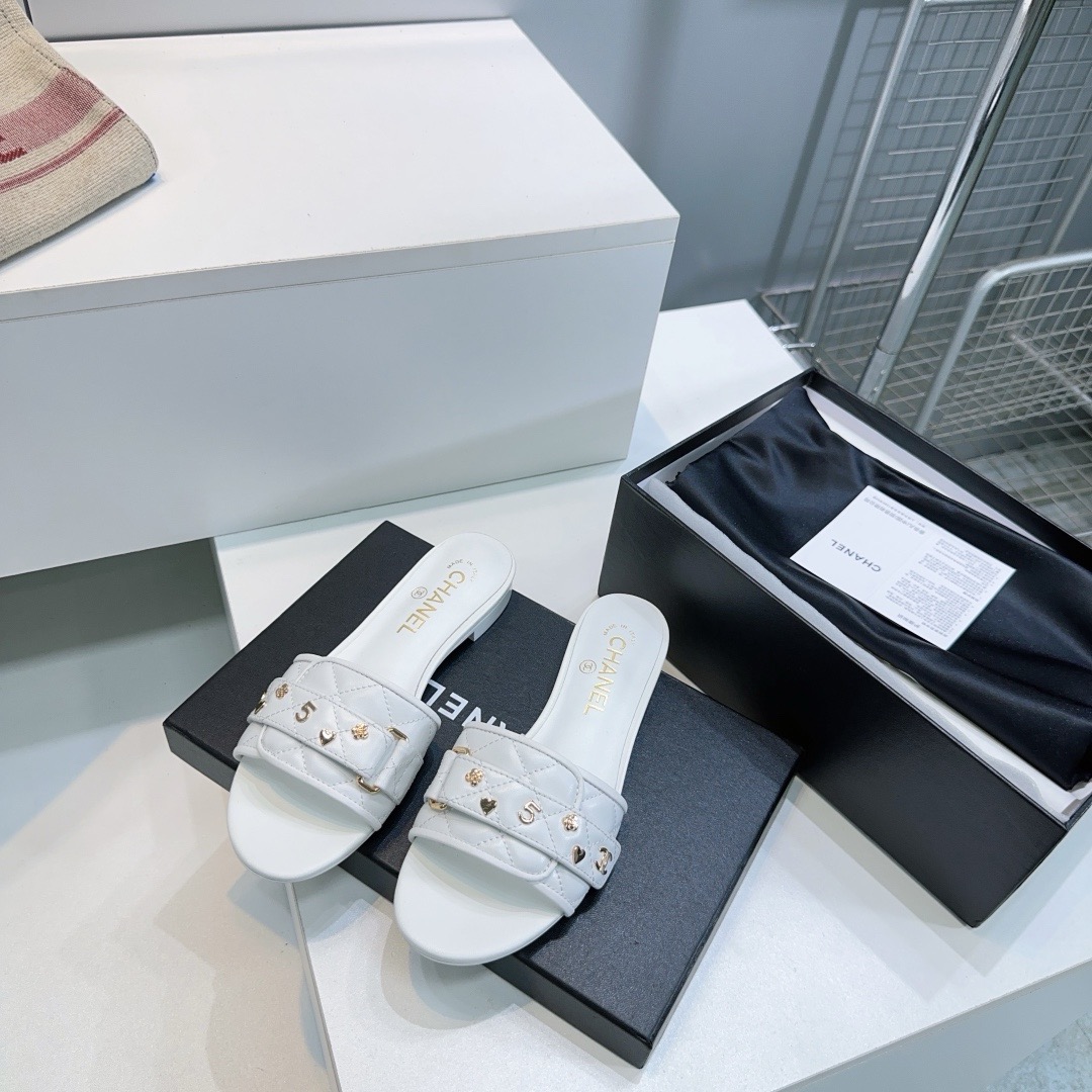 Chanel various elements rivet slippers - Image 1