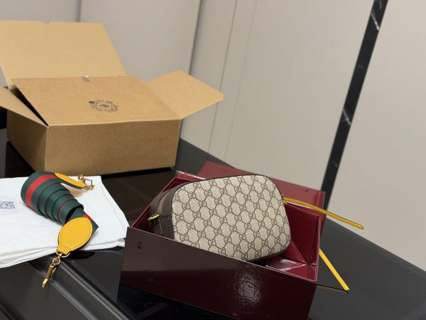 Gucci NeoVintage Camera Messenger Bag