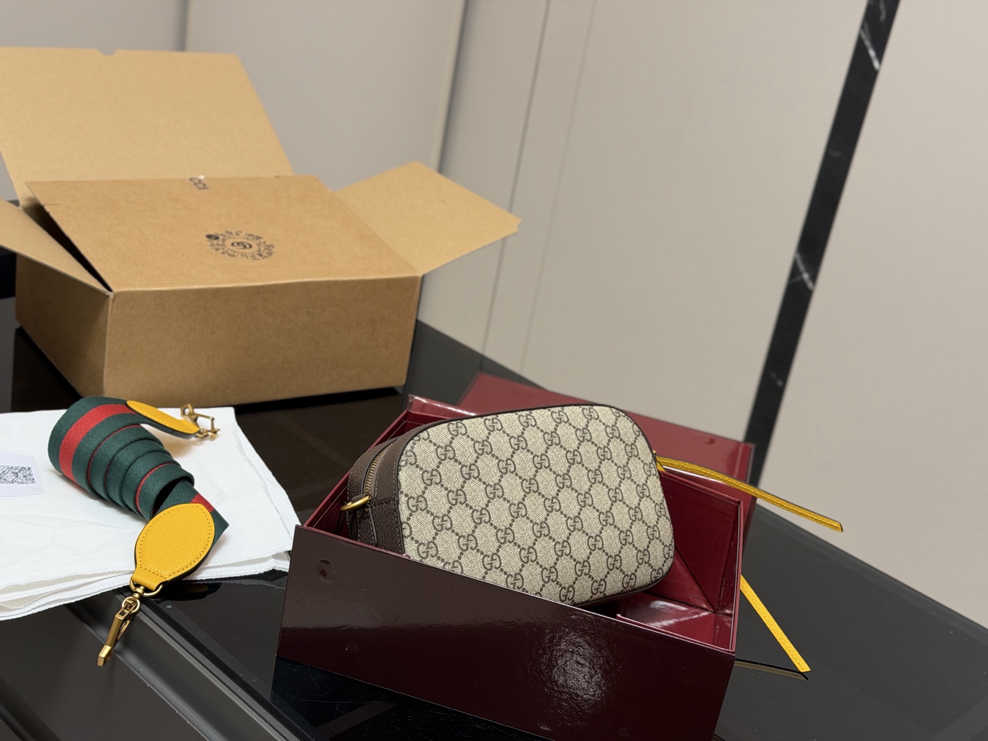 Gucci NeoVintage Camera Messenger Bag - Image 7
