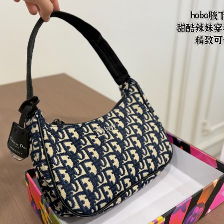 Dior Hobo Underarm Bag - Image 3