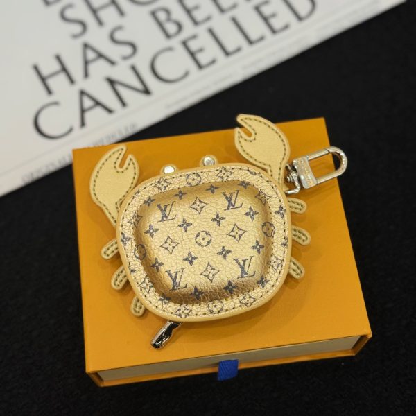 LV  Accessories