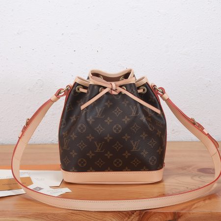 LV Noé BB Bucket Bag