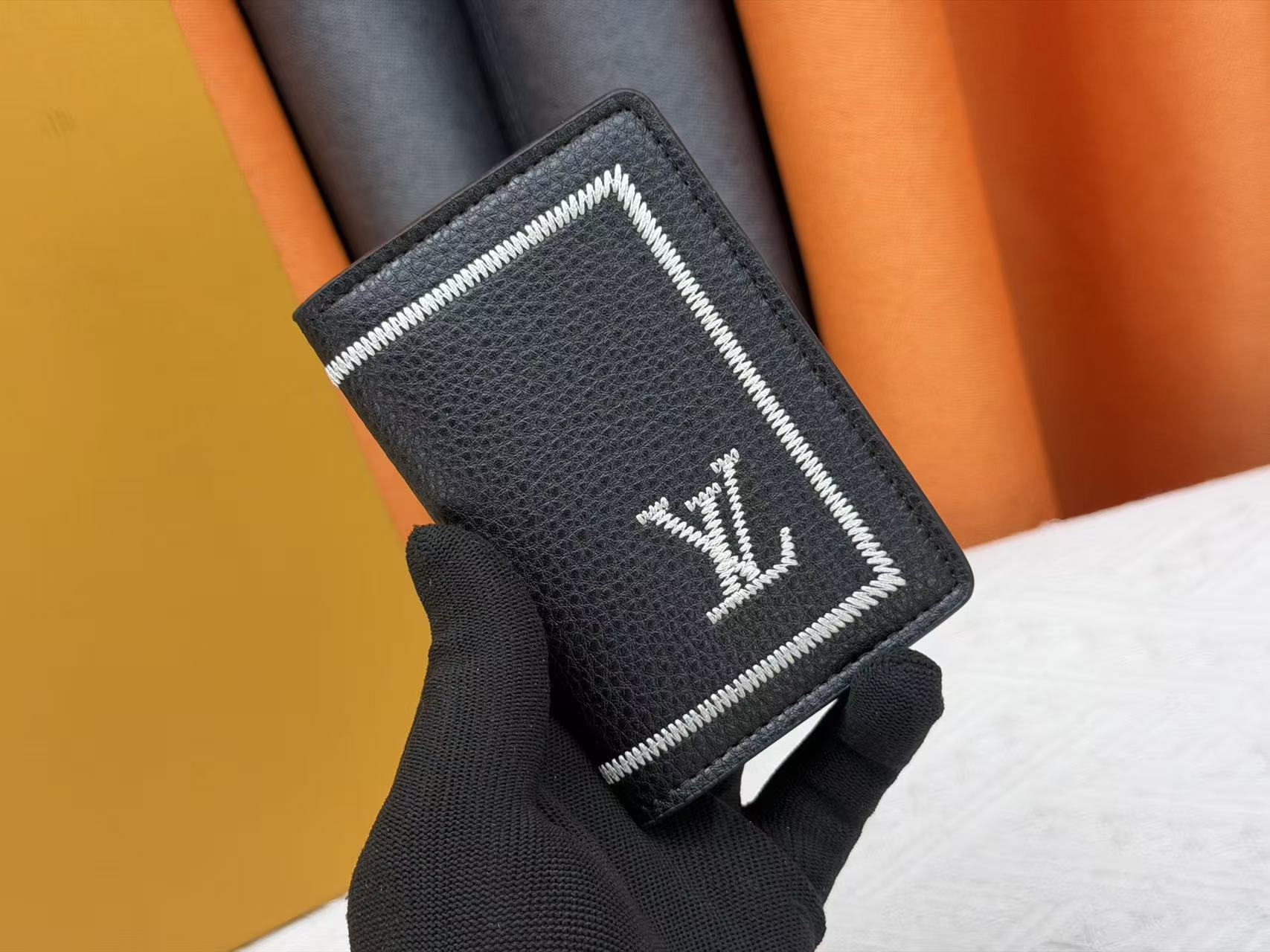 LV Multiple Wallet - Image 1