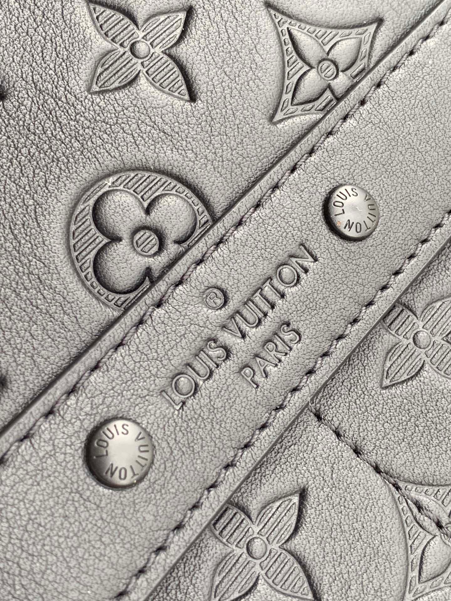 LV Sprinter Mens Shoulder Bag - Image 6